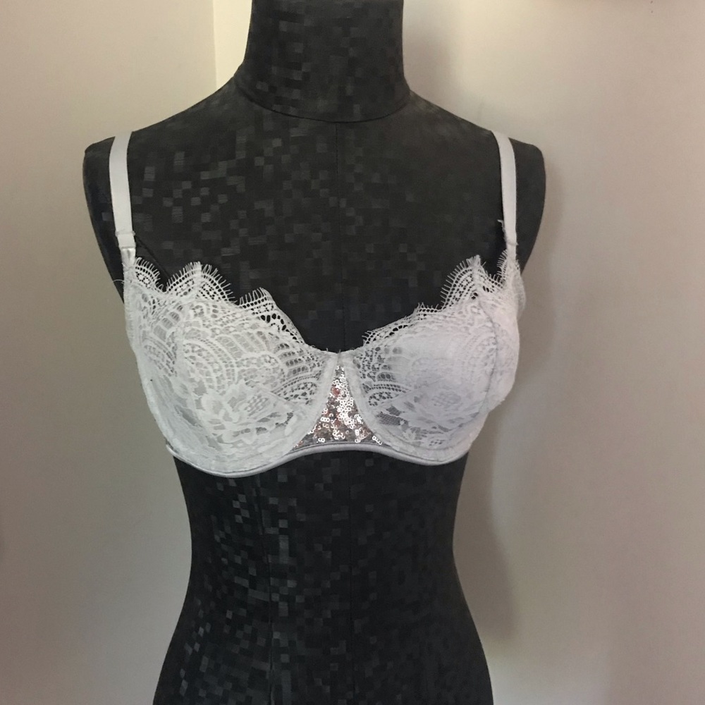 VS Bra! (Fits more like a C)